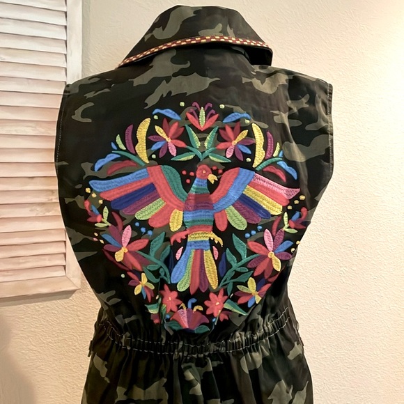 New Brightly Embroidered Camo Layerz Cotton Vest Size S - Picture 5 of 8